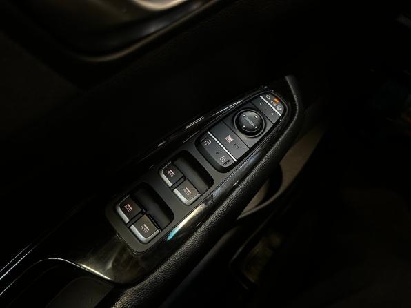 Kia Optima IV Рестайлинг с пробегом 2018 года, цена 1 990 000 рублей, 136497 км, седан, Автокод Объявления