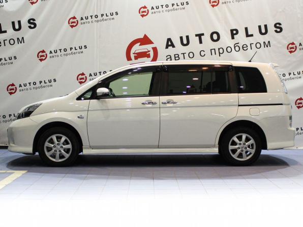 Toyota ISis I Рестайлинг с пробегом 2015 года, цена 1 669 000 рублей, 106336 км, компактвэн, Автокод Объявления
