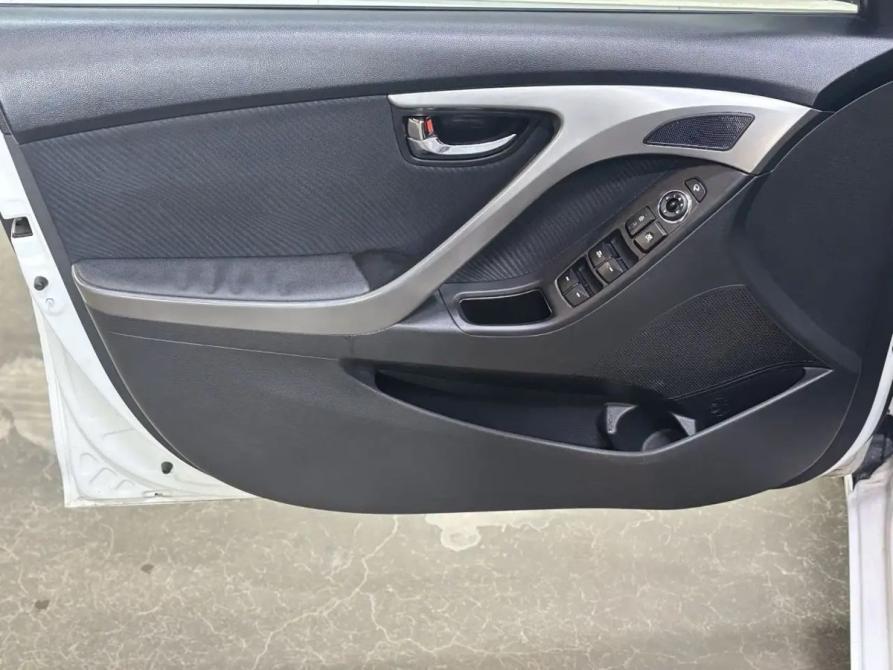 Hyundai Elantra V (MD) Рестайлинг Саратов  - изображение 12