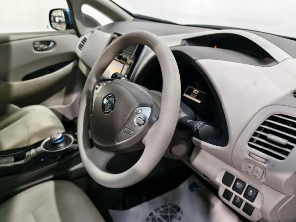 Nissan Leaf I (ZE0/AZE0) с пробегом 2011 года, цена 615 000 рублей, 19857 км, хэтчбек, Автокод Объявления
