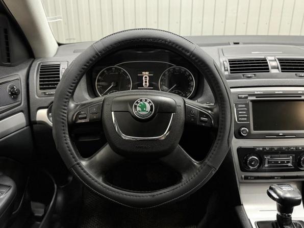 Skoda Octavia II (A5) Рестайлинг с пробегом 2010 года, цена 790 000 рублей, 325398 км, лифтбек, Автокод Объявления