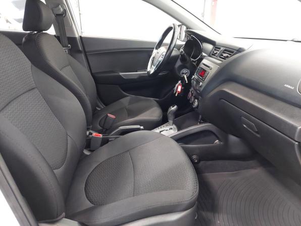 Kia Rio III Рестайлинг с пробегом 2016 года, цена 1 140 000 рублей, 51270 км, хэтчбек, Автокод Объявления