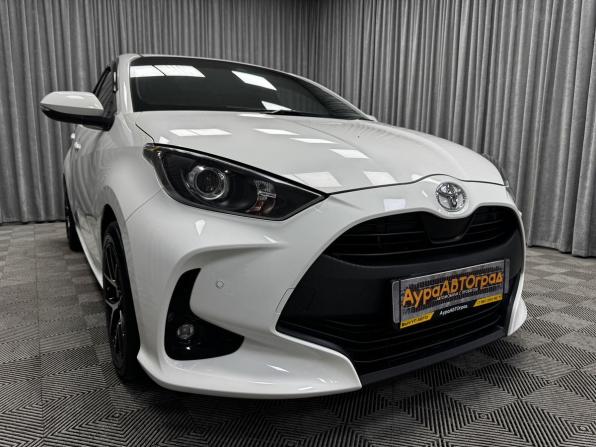 Toyota Yaris IV с пробегом 2021 года, цена 1 380 000 рублей, 103149 км, хэтчбек, Автокод Объявления
