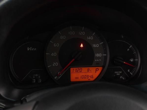 Toyota Vitz III (XP130) Рестайлинг с пробегом 2015 года, цена 869 000 рублей, 100946 км, хэтчбек, Автокод Объявления