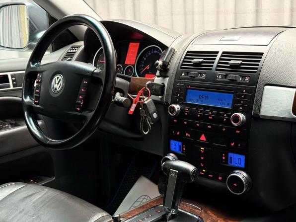 Volkswagen Touareg I Рестайлинг с пробегом 2007 года, цена 1 299 000 рублей, 310985 км, внедорожник, Автокод Объявления