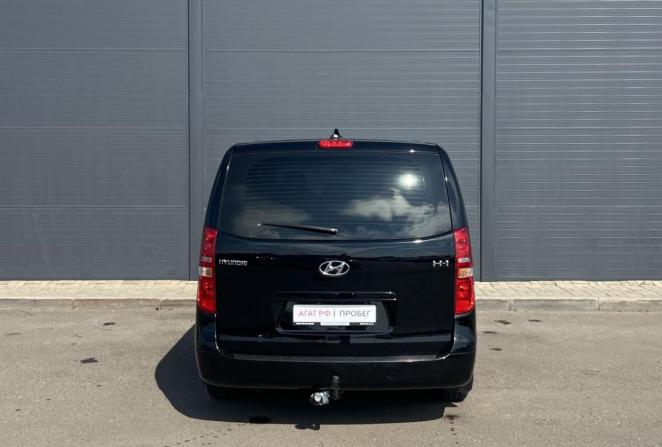 Hyundai H-1 II Рестайлинг 2 с пробегом 2021 года, цена 2 970 000 рублей, 119684 км, минивэн, Автокод Объявления