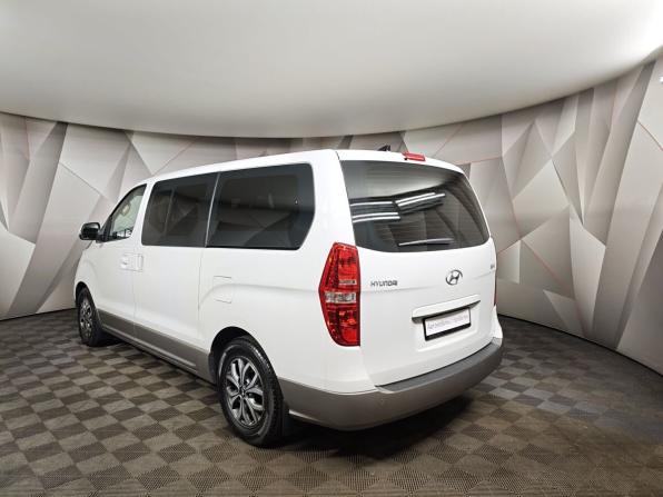 Hyundai H-1 II Рестайлинг 2 с пробегом 2018 года, цена 3 830 000 рублей, 30166 км, минивэн, Автокод Объявления