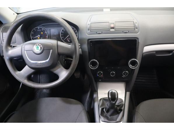 Skoda Octavia II (A5) Рестайлинг с пробегом 2013 года, цена 557 900 рублей, 217000 км, лифтбек, Автокод Объявления