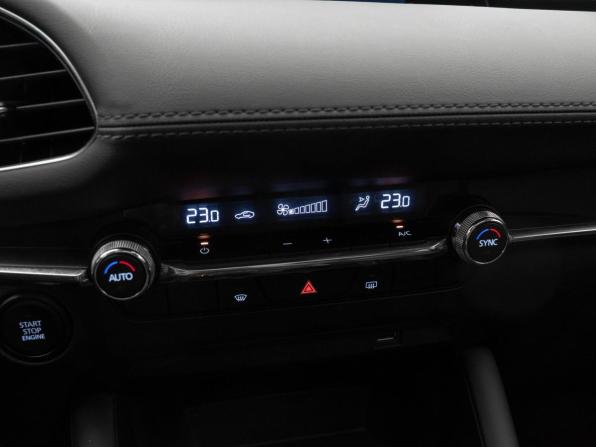 Mazda 3 IV (BP) с пробегом 2025 года, цена 2 880 000 рублей, 12376 км, седан, Автокод Объявления