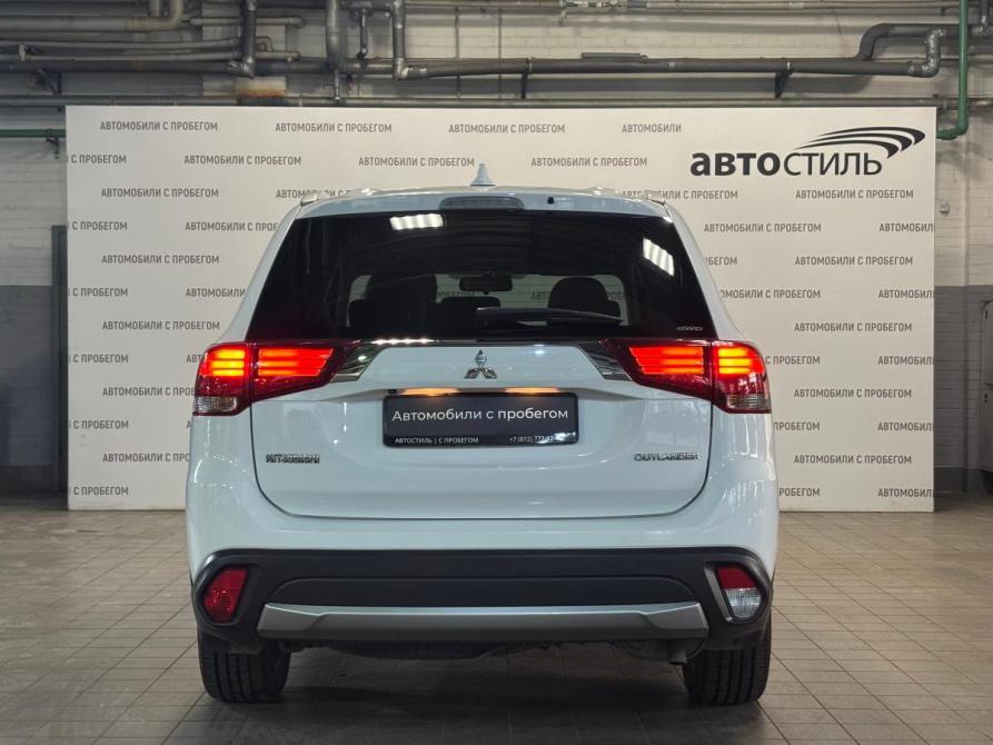 Mitsubishi Outlander III Рестайлинг 2 Санкт-Петербург  - изображение 4