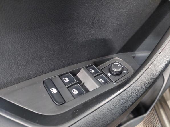 Skoda Karoq I с пробегом 2020 года, цена 2 355 000 рублей, 66800 км, внедорожник, Автокод Объявления