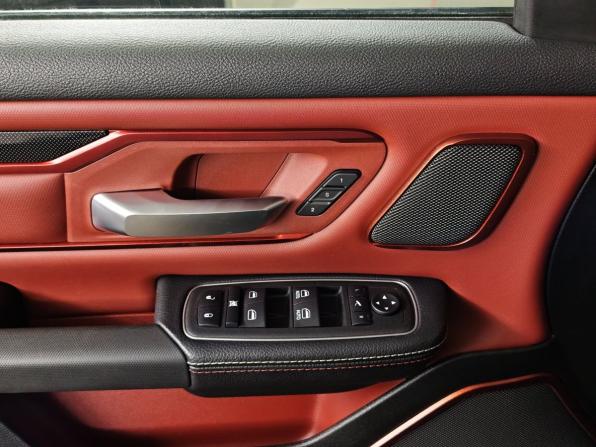 Ram 1500 V с пробегом 2022 года, цена 7 249 000 рублей, 22733 км, offers.body_type.unknown, Автокод Объявления