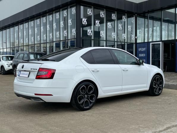 Skoda Octavia III (A7) Рестайлинг с пробегом 2017 года, цена 1 795 000 рублей, 162500 км, лифтбек, Автокод Объявления