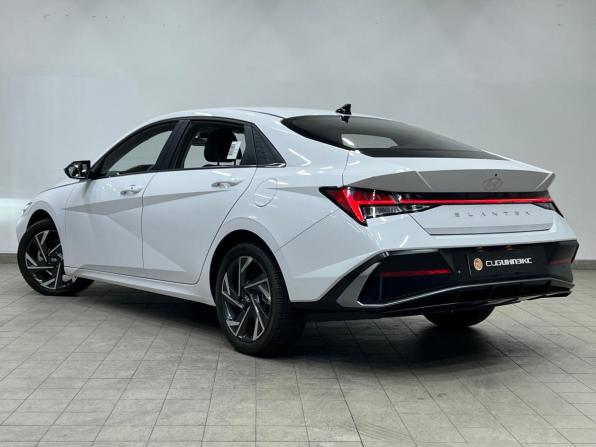 Hyundai Elantra VII (CN7) Рестайлинг с пробегом 2023 года, цена 2 379 000 рублей, 272 км, седан, Автокод Объявления