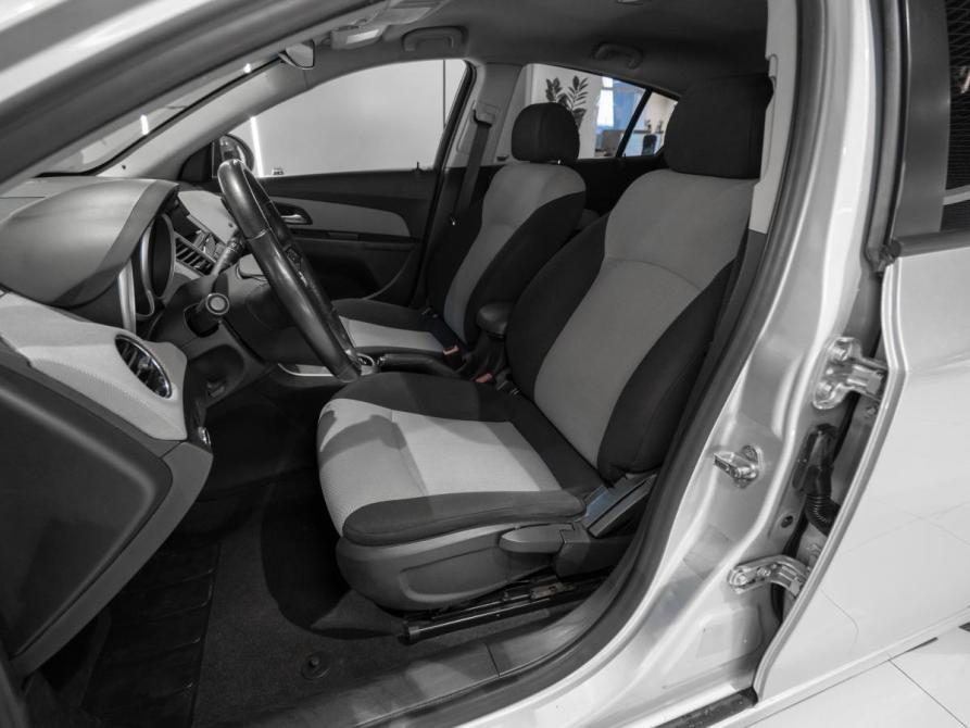 Chevrolet Cruze I Рестайлинг Москва  - изображение 9