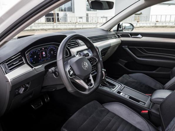 Volkswagen Passat B8 Рестайлинг с пробегом 2020 года, цена 2 898 000 рублей, 104000 км, седан, Автокод Объявления