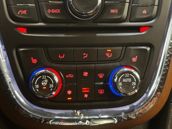 Opel Mokka I с пробегом 2013 года, цена 1 040 000 рублей, 182799 км, внедорожник, Автокод Объявления