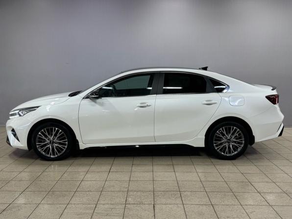 Kia Cerato IV Рестайлинг с пробегом 2022 года, цена 2 370 000 рублей, 62412 км, седан, Автокод Объявления