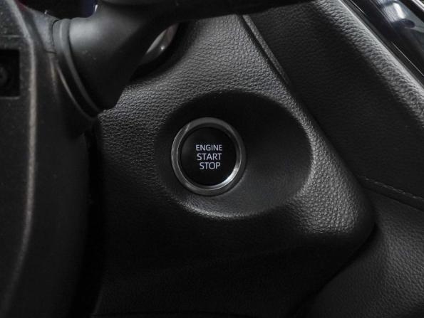Toyota Corolla Cross I с пробегом 2023 года, цена 3 799 000 рублей, 30433 км, внедорожник, Автокод Объявления