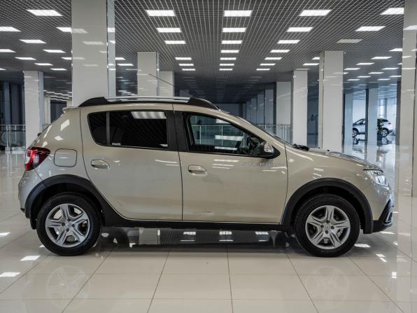 Renault Sandero II Рестайлинг с пробегом 2020 года, цена 1 277 000 рублей, 106978 км, хэтчбек, Автокод Объявления
