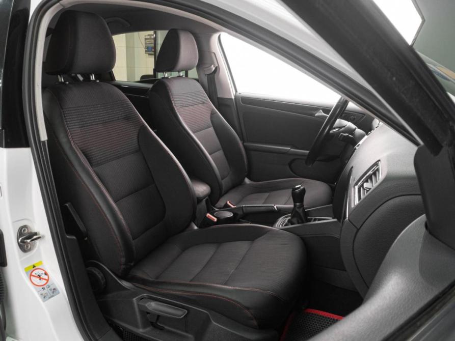 Volkswagen Jetta VI Рестайлинг Тюмень  - изображение 8