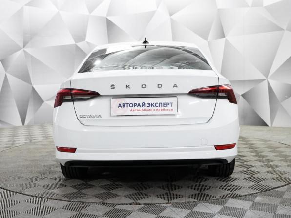 Skoda Octavia IV (A8) с пробегом 2021 года, цена 2 373 000 рублей, 52100 км, лифтбек, Автокод Объявления