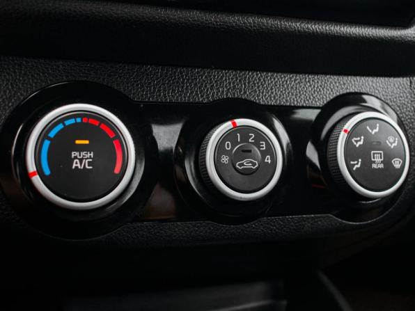 Kia Rio III Рестайлинг с пробегом 2017 года, цена 1 170 000 рублей, 169563 км, седан, Автокод Объявления