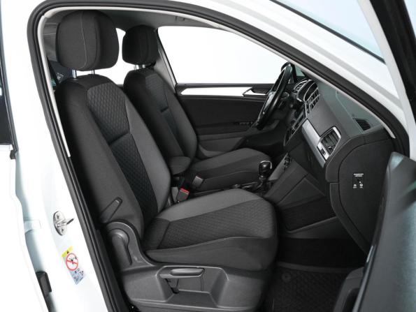 Volkswagen Tiguan II с пробегом 2018 года, цена 2 439 000 рублей, 118995 км, внедорожник, Автокод Объявления