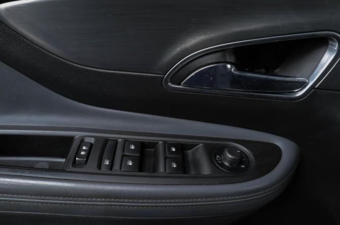 Opel Mokka I с пробегом 2014 года, цена 999 000 рублей, 136000 км, внедорожник, Автокод Объявления