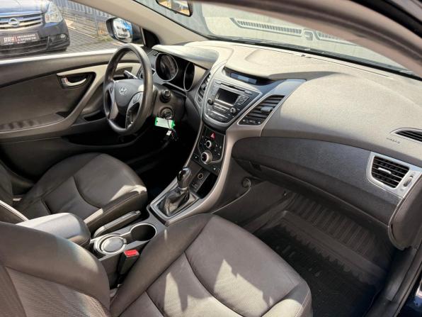 Hyundai Elantra V (MD) Рестайлинг с пробегом 2015 года, цена 1 095 000 рублей, 201506 км, седан, Автокод Объявления
