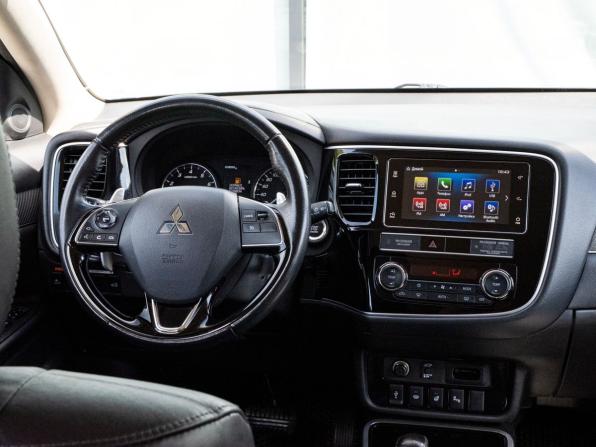 Mitsubishi Outlander III Рестайлинг 3 с пробегом 2018 года, цена 2 599 000 рублей, 87681 км, внедорожник, Автокод Объявления