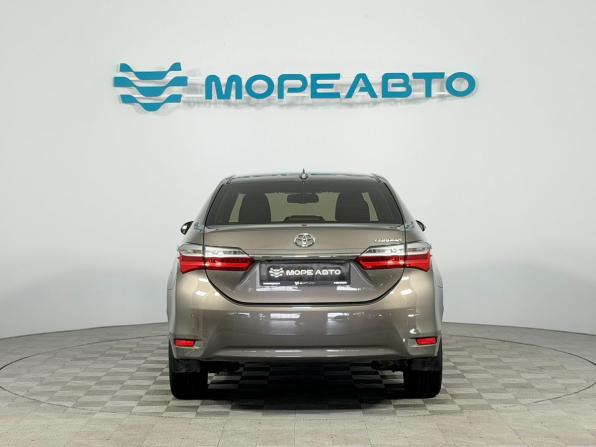 Toyota Corolla XI (E160 E170 E180) Рестайлинг 1 с пробегом 2017 года, цена 1 770 000 рублей, 78000 км, седан, Автокод Объявления