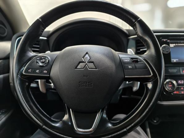 Mitsubishi Outlander III Рестайлинг 2 с пробегом 2015 года, цена 1 729 000 рублей, 204120 км, внедорожник, Автокод Объявления