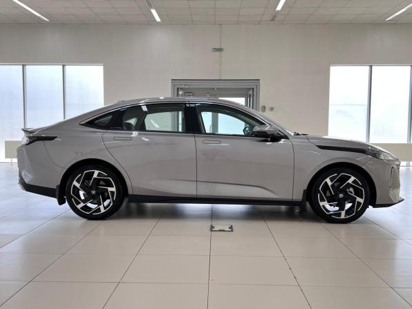 Changan Lamore с пробегом 2024 года, цена 2 000 000 рублей, 11037 км, седан, Автокод Объявления