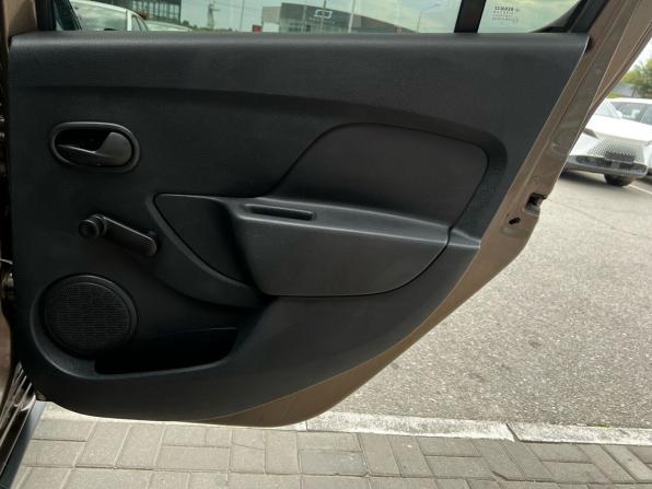 Renault Sandero II Рестайлинг с пробегом 2020 года, цена 1 049 000 рублей, 50300 км, хэтчбек, Автокод Объявления