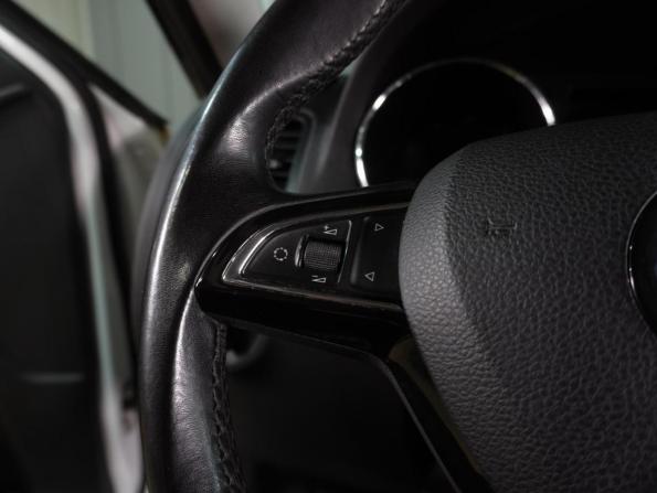 Skoda Yeti I Рестайлинг с пробегом 2013 года, цена 1 444 000 рублей, 93633 км, внедорожник, Автокод Объявления