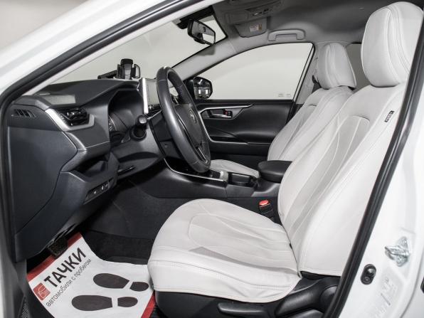 Toyota RAV4 V (XA50) с пробегом 2021 года, цена 3 685 000 рублей, 31765 км, внедорожник, Автокод Объявления