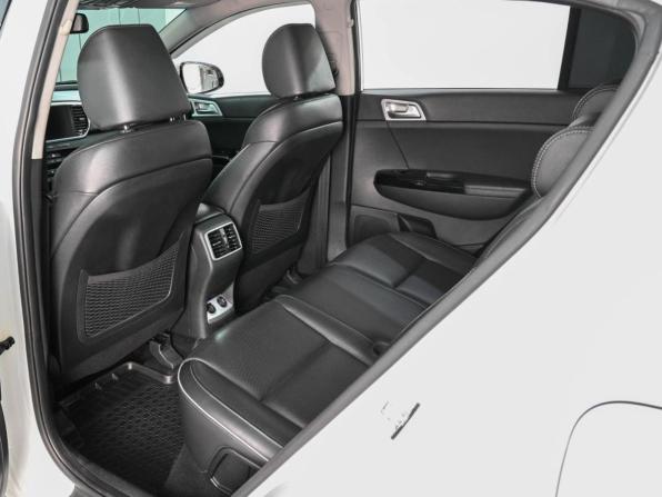 Kia Sportage IV Рестайлинг с пробегом 2018 года, цена 2 449 000 рублей, 174804 км, внедорожник, Автокод Объявления