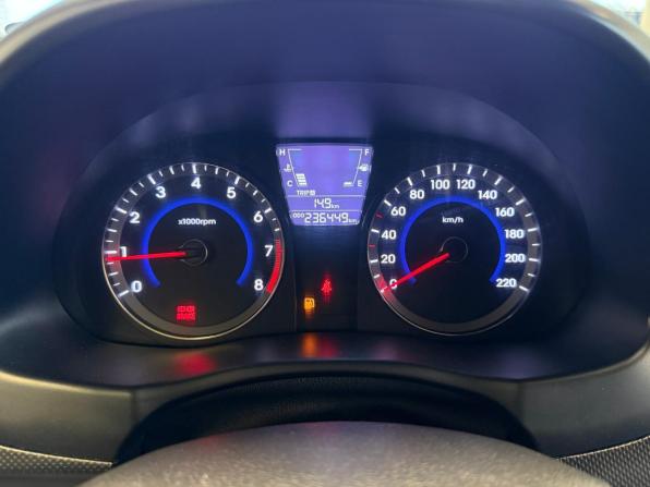 Hyundai Solaris I с пробегом 2011 года, цена 685 000 рублей, 236000 км, седан, Автокод Объявления