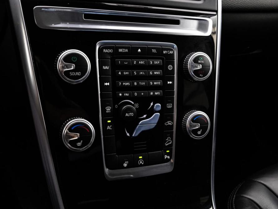 Volvo XC60 I Рестайлинг Санкт-Петербург  - изображение 17