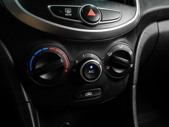 Hyundai Solaris I с пробегом 2011 года, цена 649 000 рублей, 213623 км, хэтчбек, Автокод Объявления