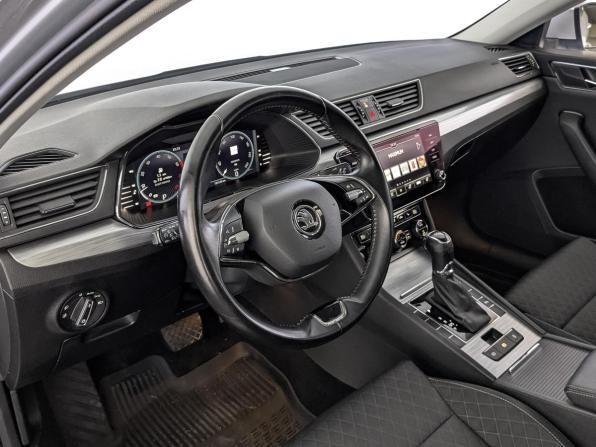 Skoda Superb III Рестайлинг с пробегом 2021 года, цена 2 440 000 рублей, 133030 км, лифтбек, Автокод Объявления