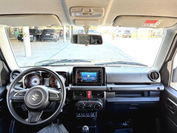 Suzuki Jimny IV с пробегом 2023 года, цена 3 340 000 рублей, 8151 км, внедорожник, Автокод Объявления