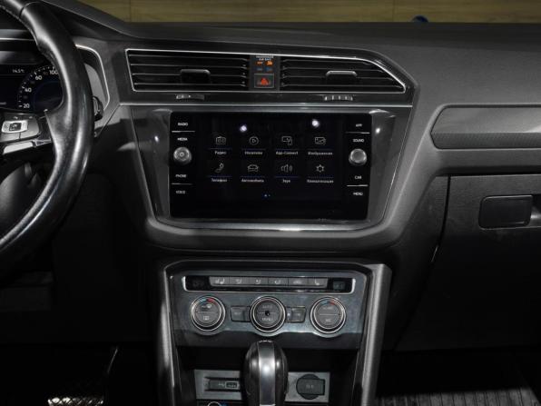 Volkswagen Tiguan II с пробегом 2018 года, цена 1 878 000 рублей, 245306 км, внедорожник, Автокод Объявления