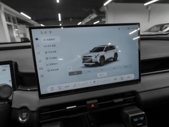 Toyota RAV4 VI (XA60) с пробегом 2026 года, цена 4 390 000 рублей, 26 км, внедорожник, Автокод Объявления
