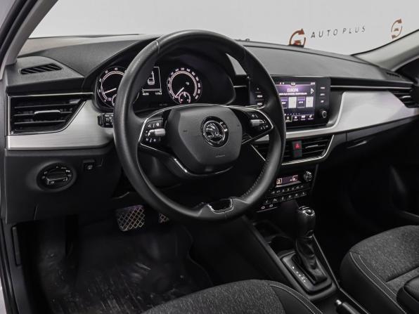 Skoda Rapid II с пробегом 2021 года, цена 1 649 000 рублей, 46233 км, лифтбек, Автокод Объявления