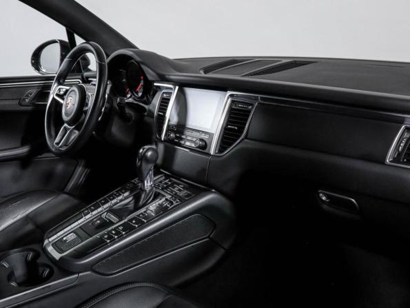 Porsche Macan I с пробегом 2018 года, цена 2 980 000 рублей, 100000 км, внедорожник, Автокод Объявления