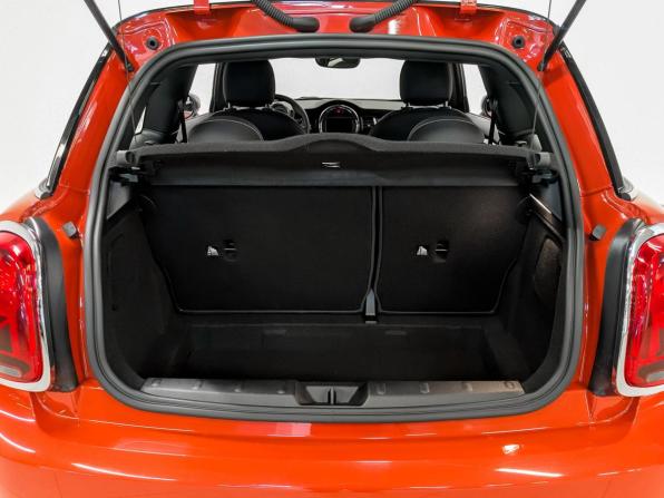 Mini Hatch III (F55/F56) Рестайлинг с пробегом 2021 года, цена 2 750 000 рублей, 11637 км, хэтчбек, Автокод Объявления