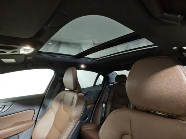 Volvo S60 III с пробегом 2022 года, цена 3 141 000 рублей, 61277 км, седан, Автокод Объявления