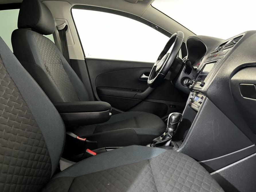 Volkswagen Polo V Рестайлинг Великий Новгород  - изображение 12